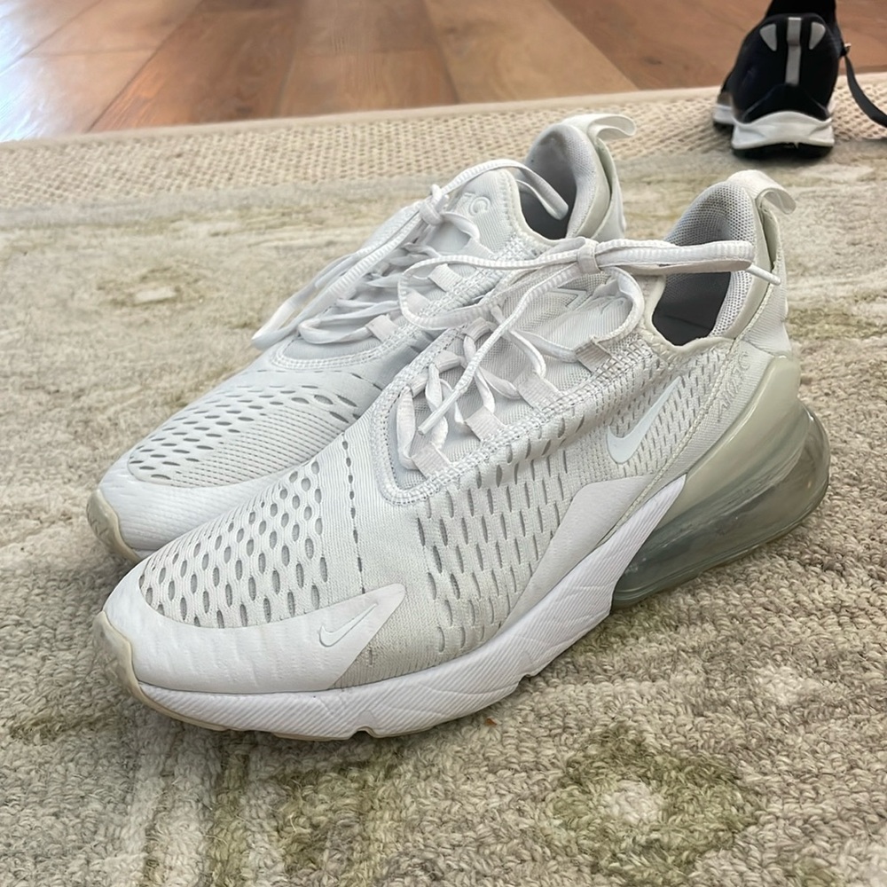 BARELY WORN AIR MAX